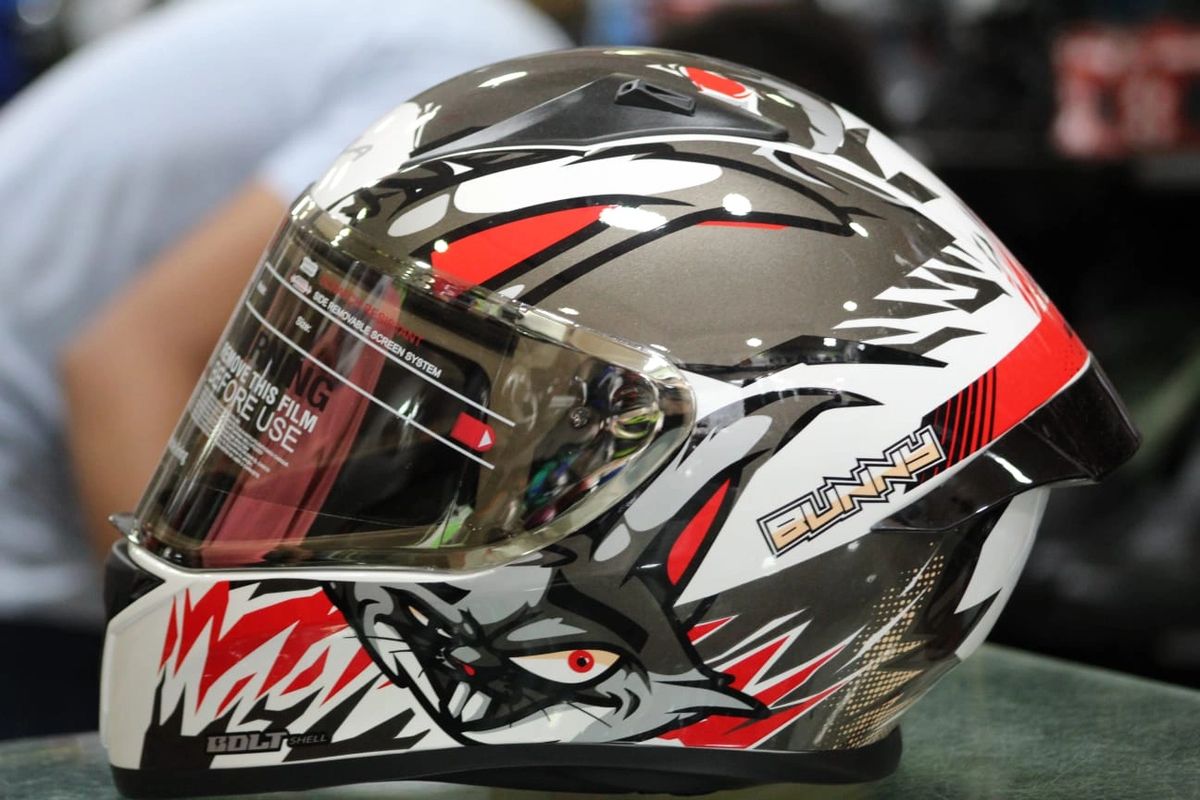 VEGA BOLT BUNNY WHITE RED HELMET